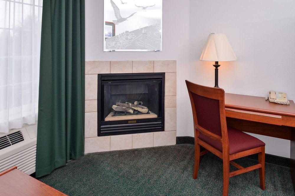 Holiday Inn Express & Suites Lincoln City By Ihg Exterior foto
